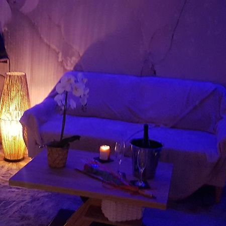 Love Room Jaccuzi Puisserguier Eksteriør billede