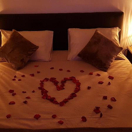 Love Room Jaccuzi Puisserguier Eksteriør billede