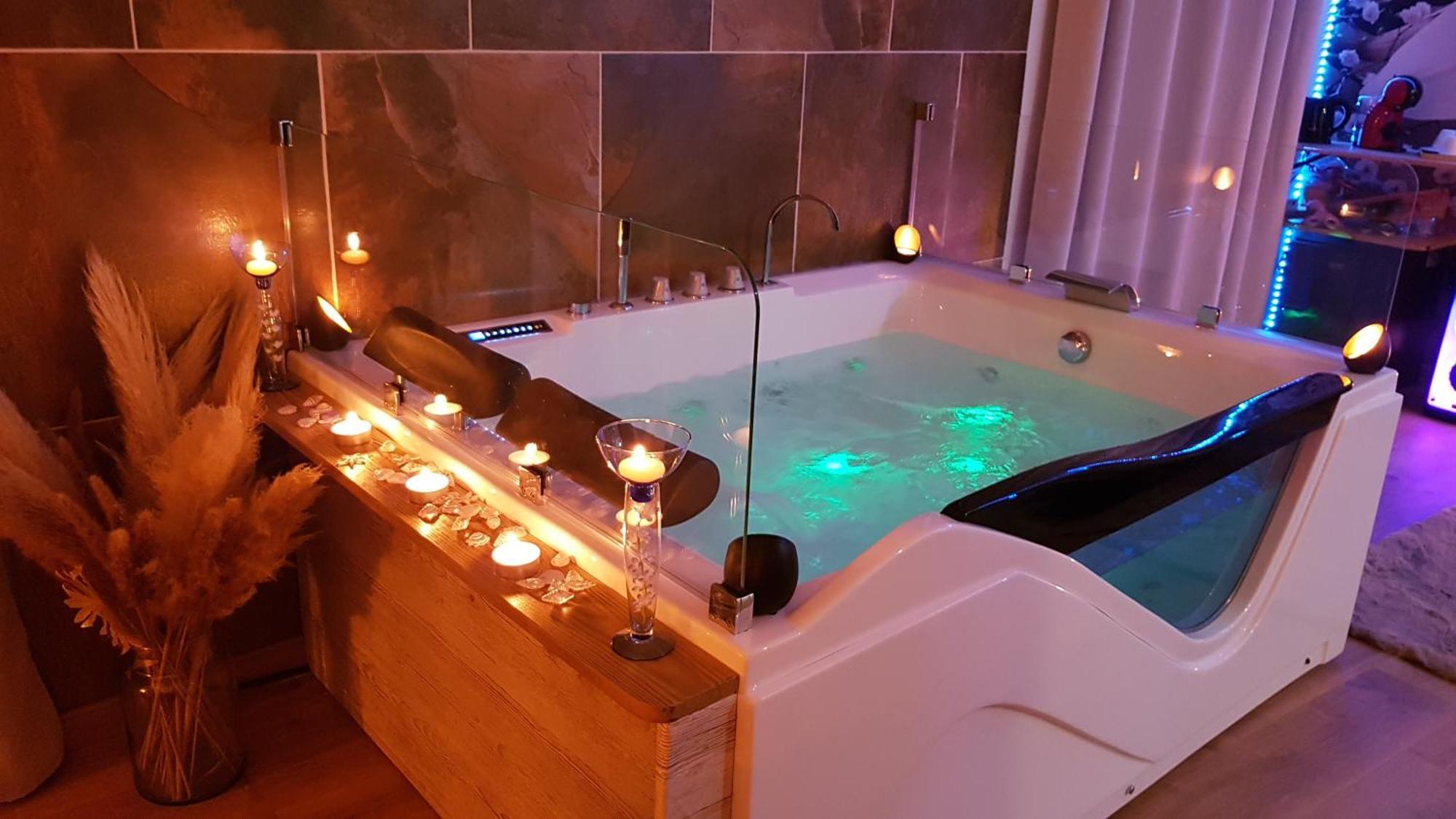 Love Room Jaccuzi Puisserguier Eksteriør billede