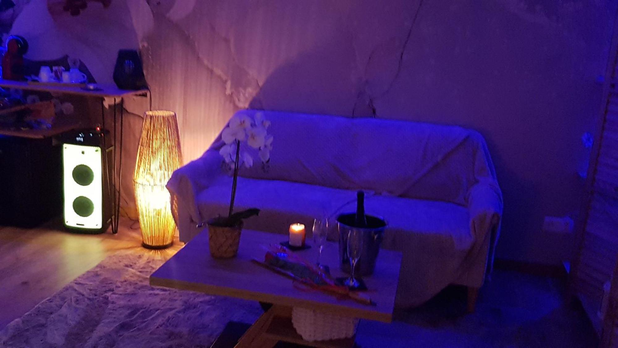 Love Room Jaccuzi Puisserguier Eksteriør billede