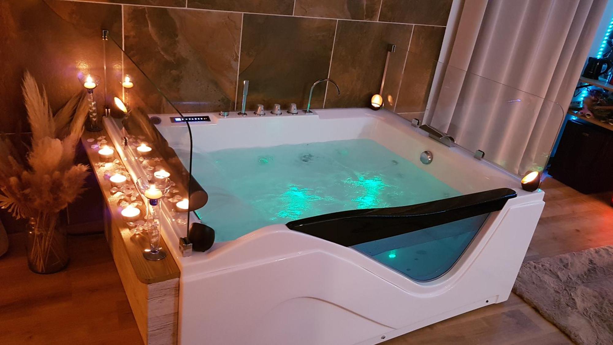 Love Room Jaccuzi Puisserguier Eksteriør billede